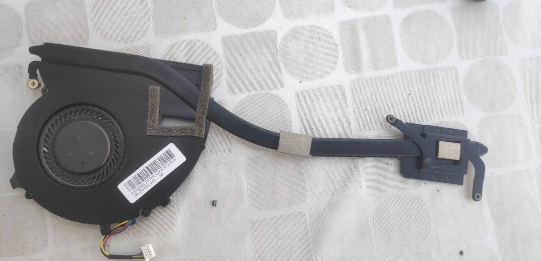 Laptop ventilátor hűtőbordával Lenovo IdeaPad U530 Touch