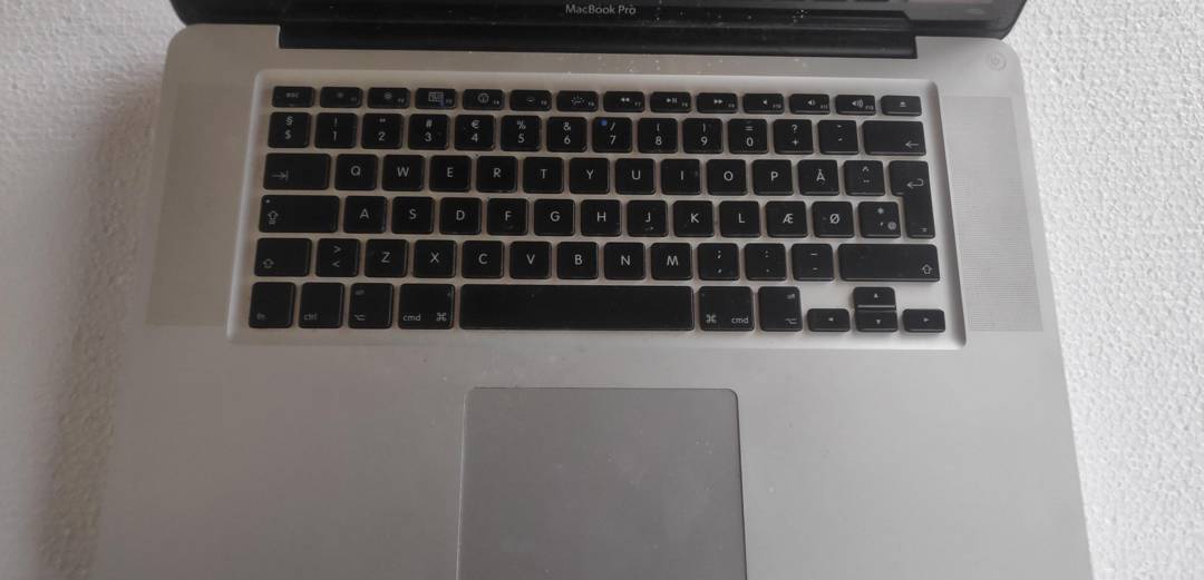 Топкейс (палмрест) с клавиатурой Apple MacBook Pro 15 A1286 (Mid 2009)