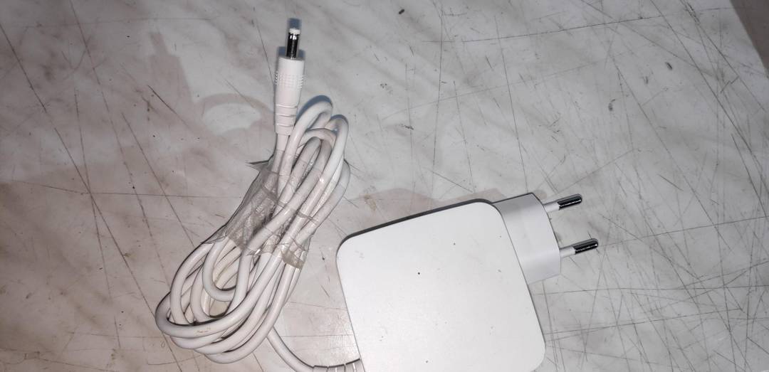 Захранващ адаптер Click 12 V 1.5 A