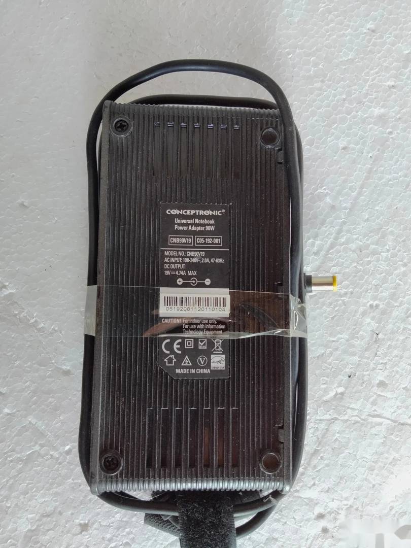 Încărcător laptop 19 V 4.74 A