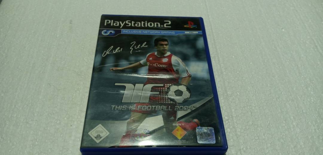 Igra za PS2 FIFA 2004