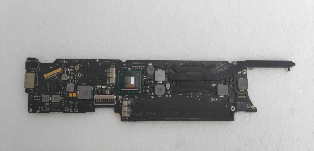 Дънна платка за лаптоп Apple MacBook Air 11 A1370 (Mid 2011) i7 1.8 GHz / 4 GB