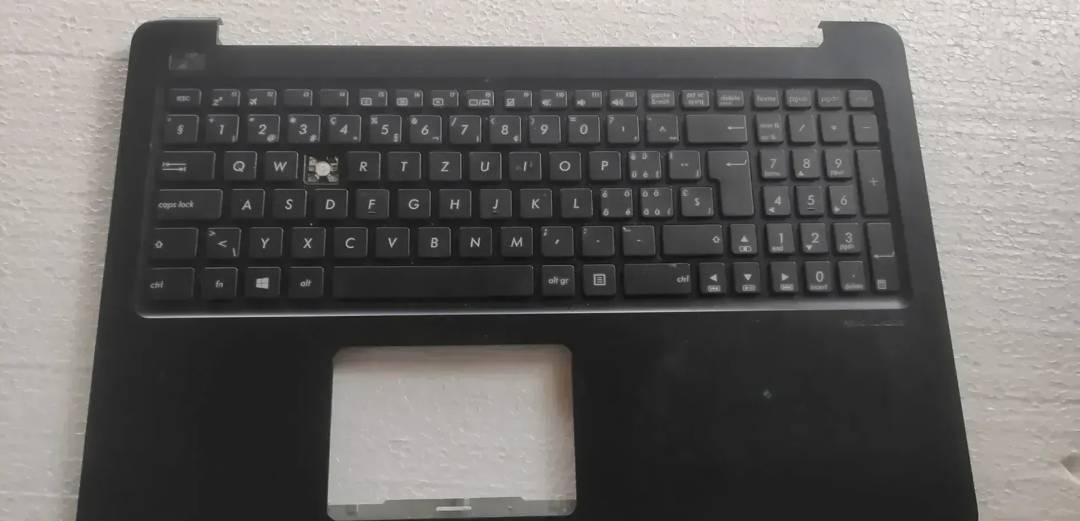 Palmrest mit Tastatur Asus R517N