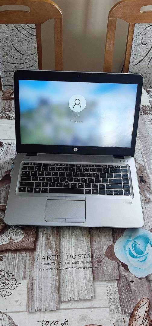 Laptop HP mt42 AMD A8-8600B