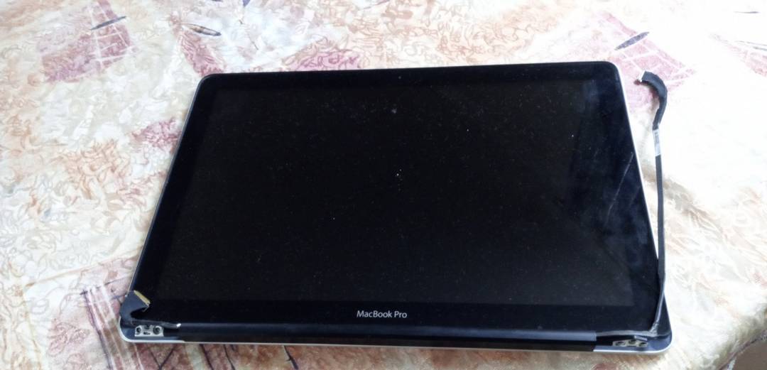 Ecran complet cu carcasă Apple MacBook Pro 13 (2008)