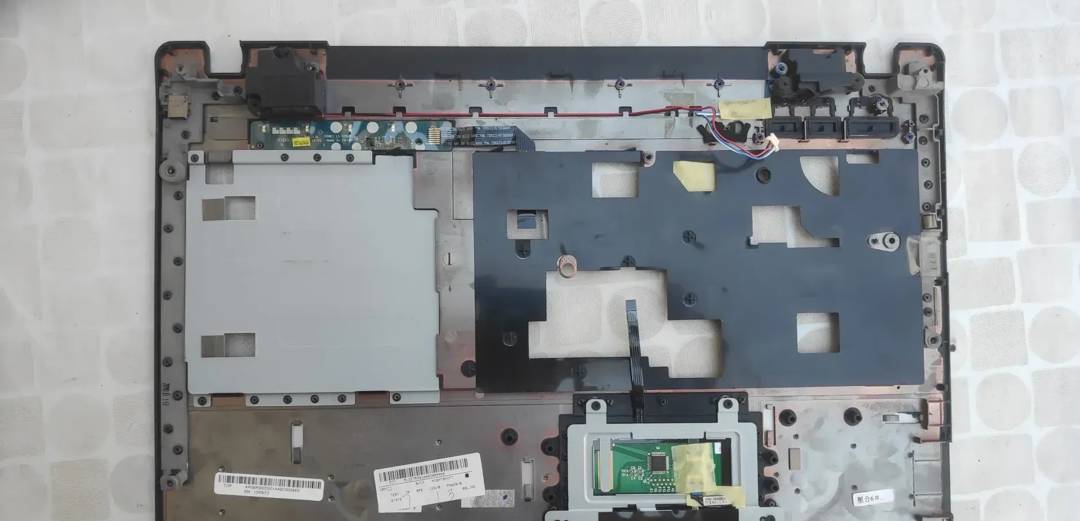 Palmrest with touchpad Lenovo G560