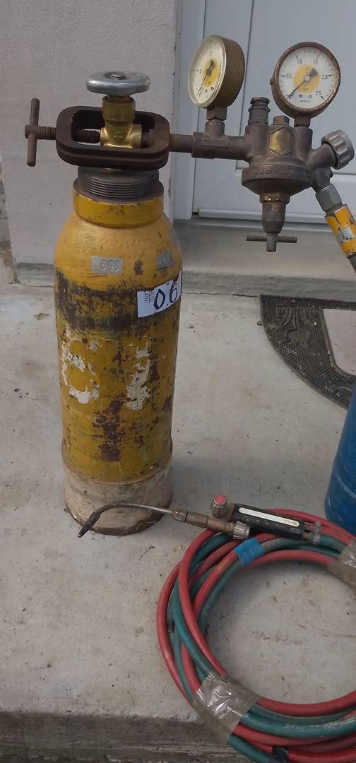 Butelii acetilenă și oxigen 5–10 l