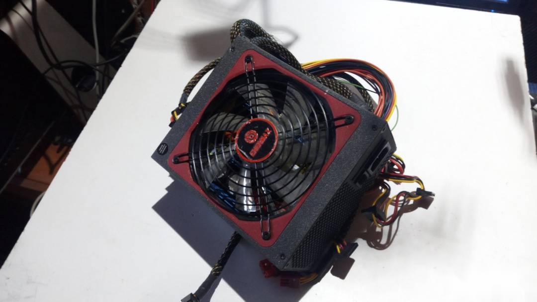 Захранване за компютър Enermax Revolution 85+ 920 W