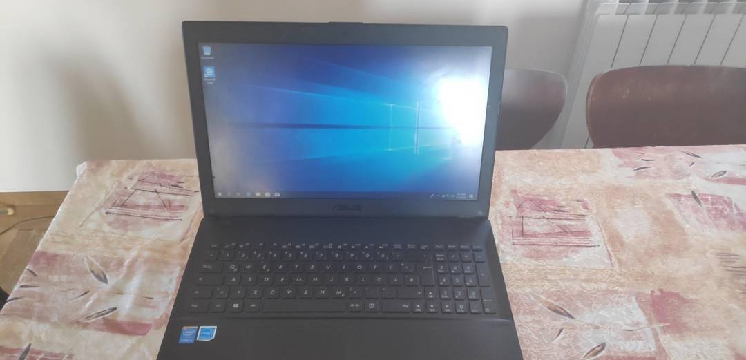 Laptop Asus Pro P2520L i5-5200U / 8 GB / 250 GB HDD