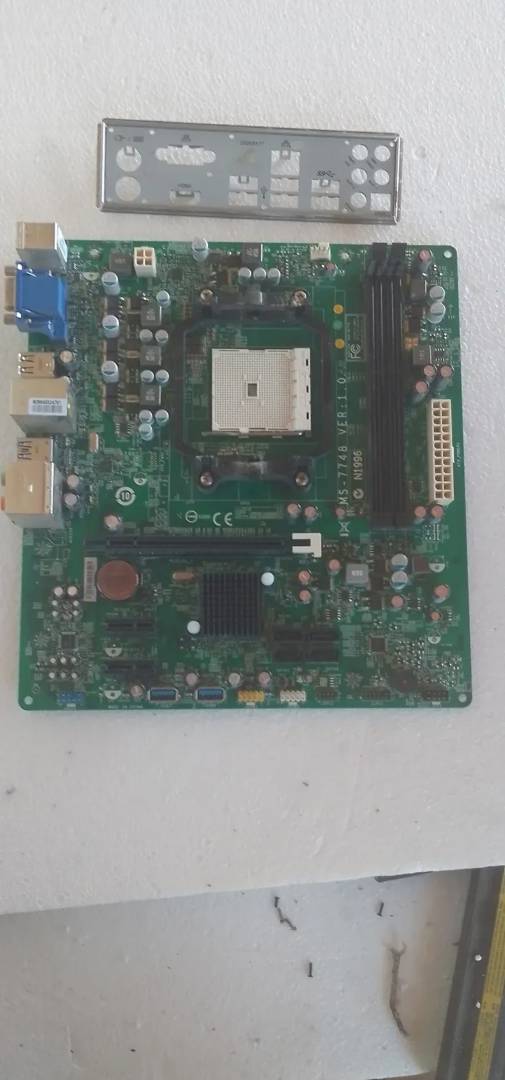 Placă de bază Medion MS-7748 FM1