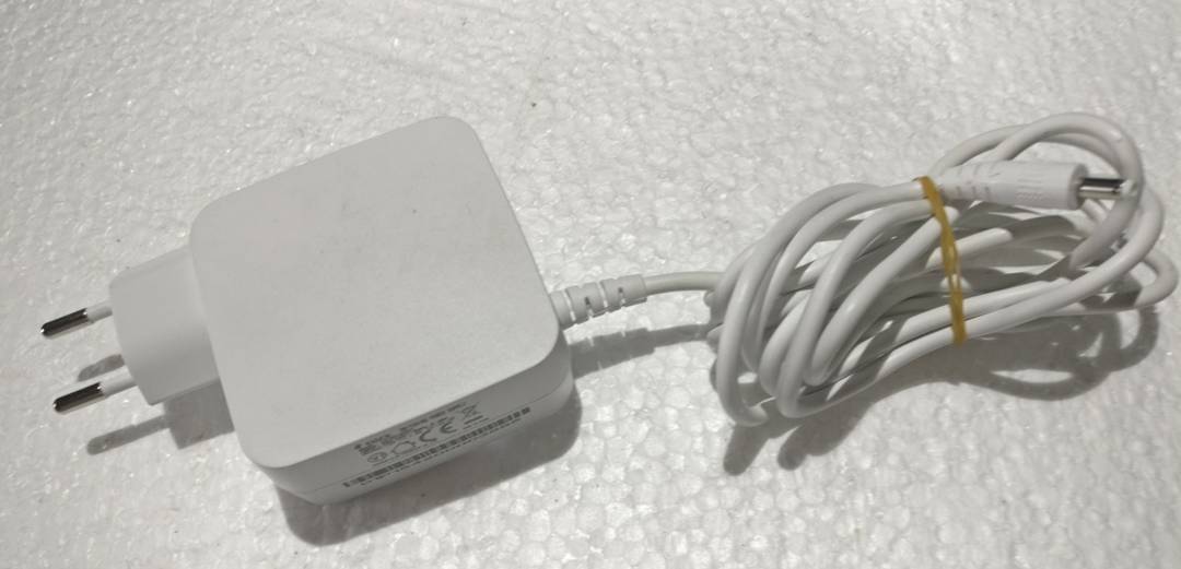 Strujni adapter Click 12 V 1.5 A