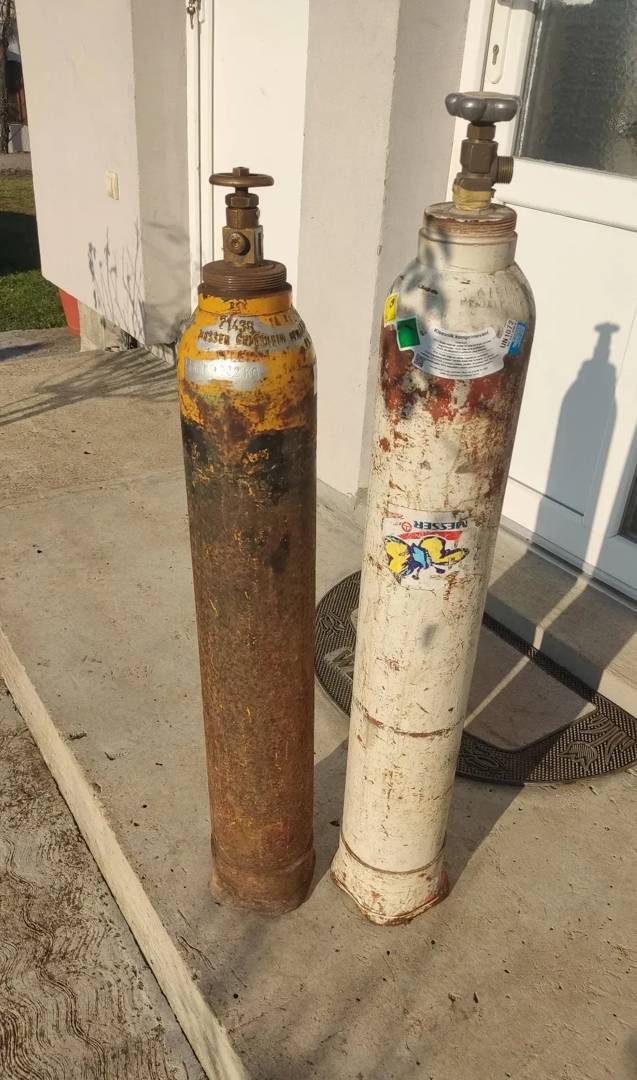 Butelii acetilenă și oxigen 2–20 l