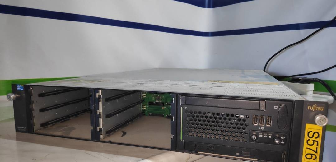 Server Fujitsu Primergy RX300 S6 LGA1366
