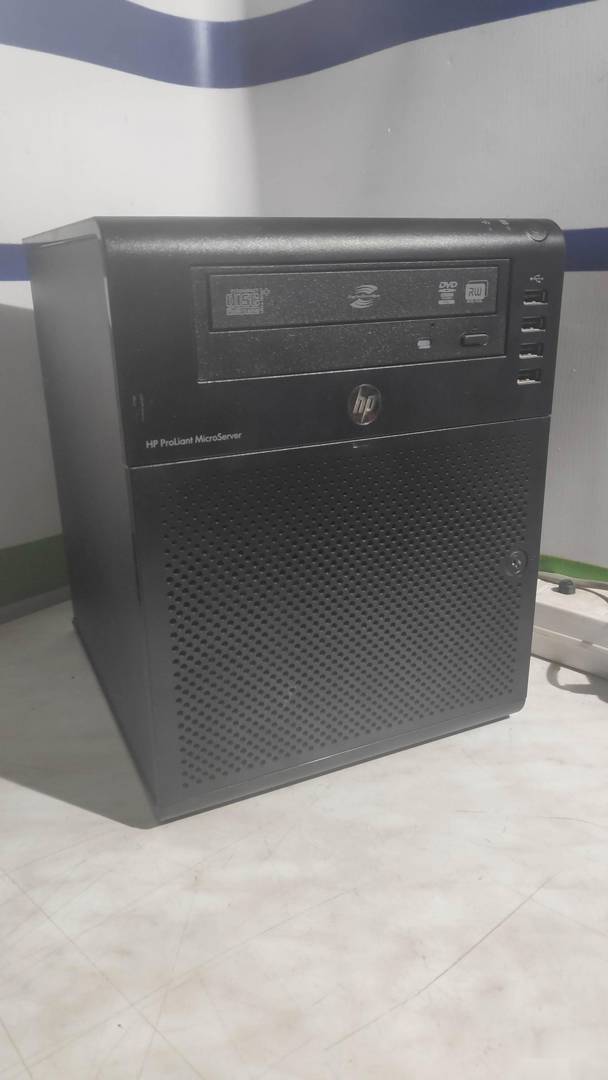 Mini szerver HP ProLiant MicroServer N36L / 2 GB HSTNS-5151