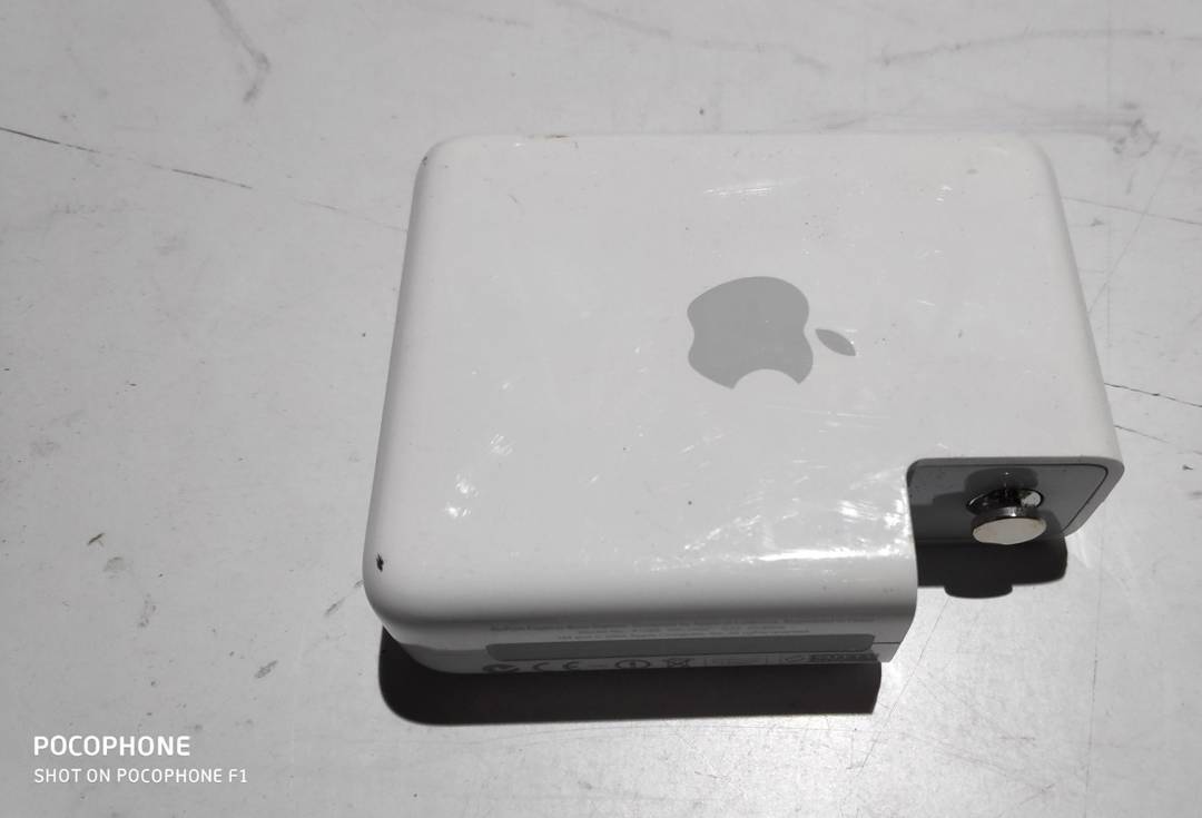 Wi-Fi-роутер Apple AirPort Express A1088