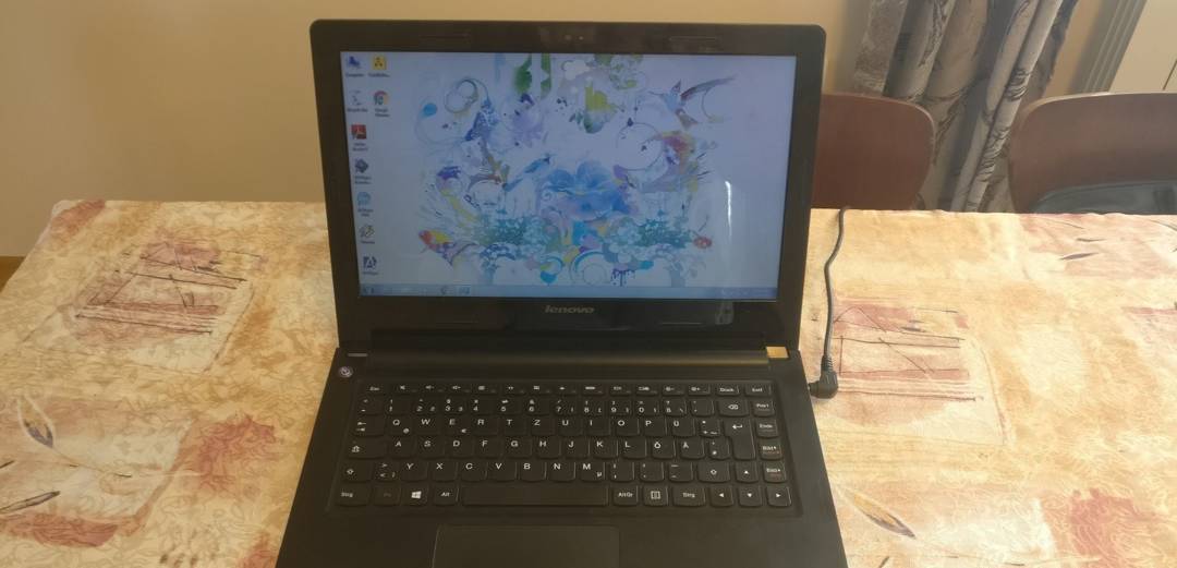 Laptop Lenovo IdeaPad S300 i3-2365M / 4 GB / 120 GB SSD