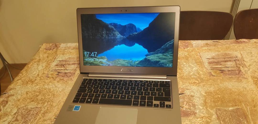 Ноутбук Asus ZenBook UX303L i5-5200U / 8 GB / 120 GB SSD