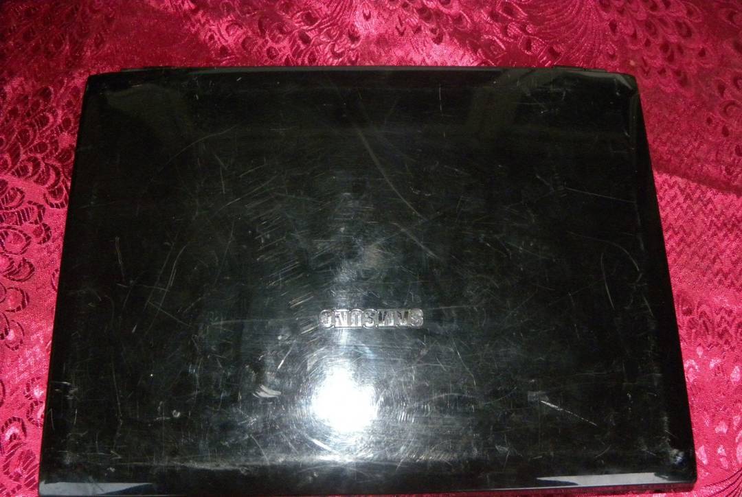 Части за лаптоп Samsung NP-R70