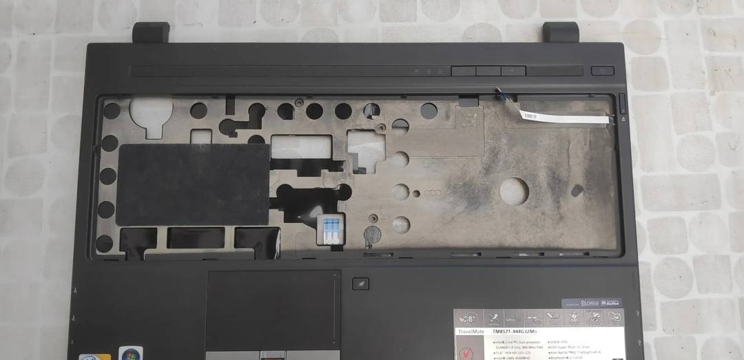 Palmrest mit Touchpad und Bodenschale Acer TravelMate 8571