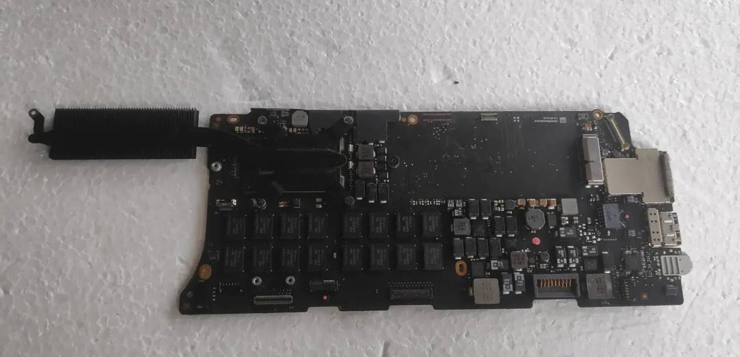 Материнська плата для ноутбука Apple MacBook Pro 13 Retina A1502 (Mid 2014) i5 2.6 GHz