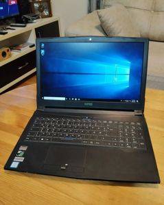 Лаптоп XMG A507 i7-7700HQ / 16 GB / 256 GB — Beograd