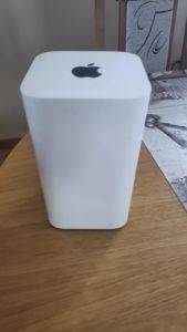 WiFi ruter sa hard diskom Apple AirPort Time Capsule A1470 (5th Gen) 3 TB — Beograd