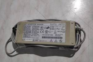 Punjač za laptop Fujitsu Siemens 16 V 3.75 A — Beograd