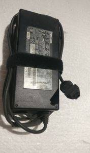 Зарядно за лаптоп Toshiba 15 V 8 A — Beograd