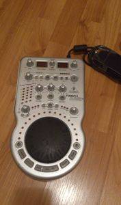 Procesor de efecte DJ Behringer Tweakalizer DFX69 — Beograd