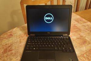 Laptop Dell Latitude E7240 i7-4600U / 8 GB / 128 GB SSD — Beograd