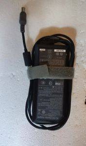 Зарядно за лаптоп Lenovo 20 V 4.25 A — Beograd
