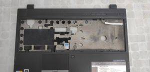 Palmrest mit Touchpad und Bodenschale Acer TravelMate 8571 — Beograd