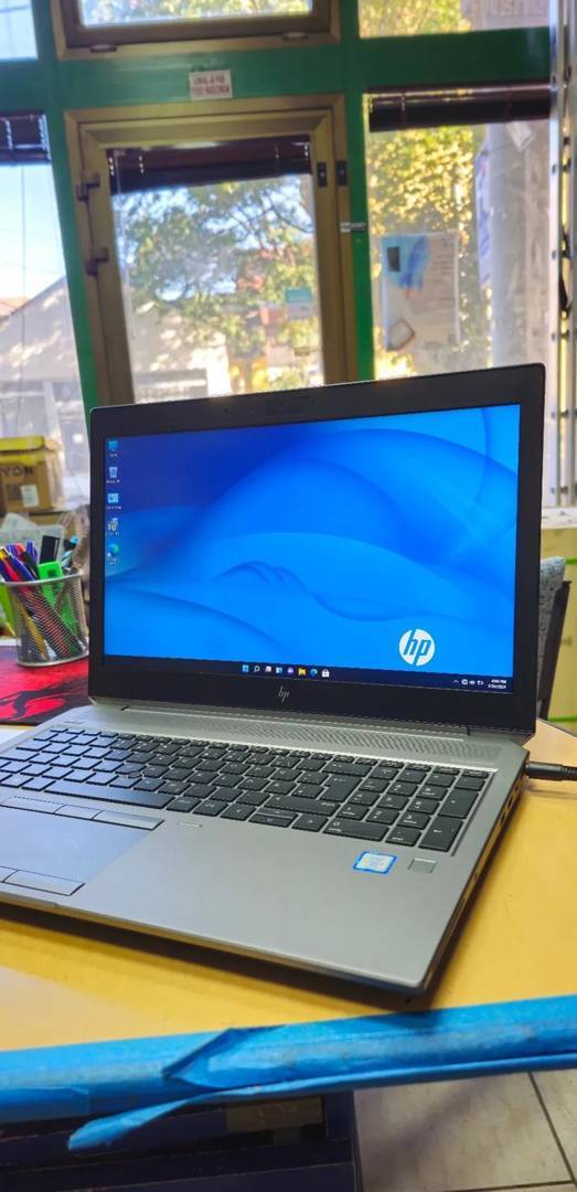 Laptop HP ZBook 15 G5 — i7 8850H, 32 GB RAM, Quadro P2000