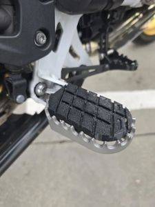 Вставки в підніжки з TPU — BMW R 1250 GS / R 1200 GS Adventure — Beograd