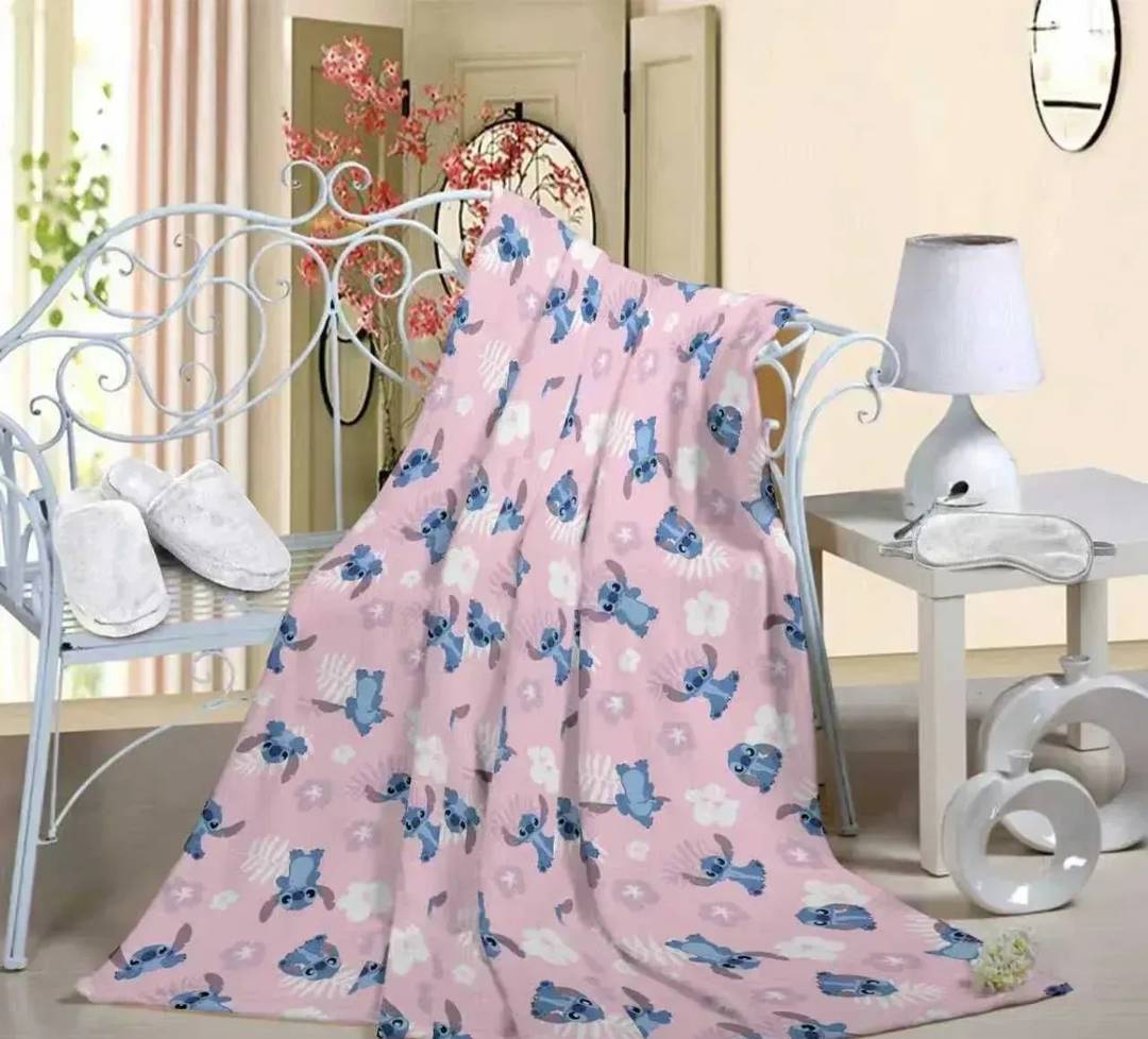 Pătură pentru copii din fleece Stitch 150 × 200 cm, albastră și roz