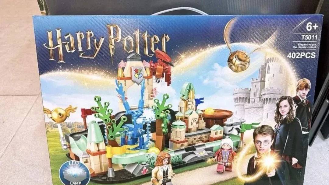 Cuburi de construit castelul Harry Potter cu lumină LED, 402 de piese