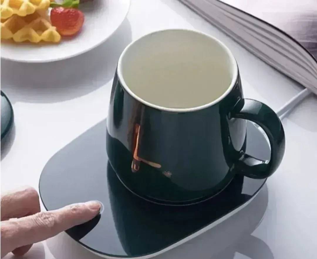 Mug warmer with 400 ml ceramic mug and spoon