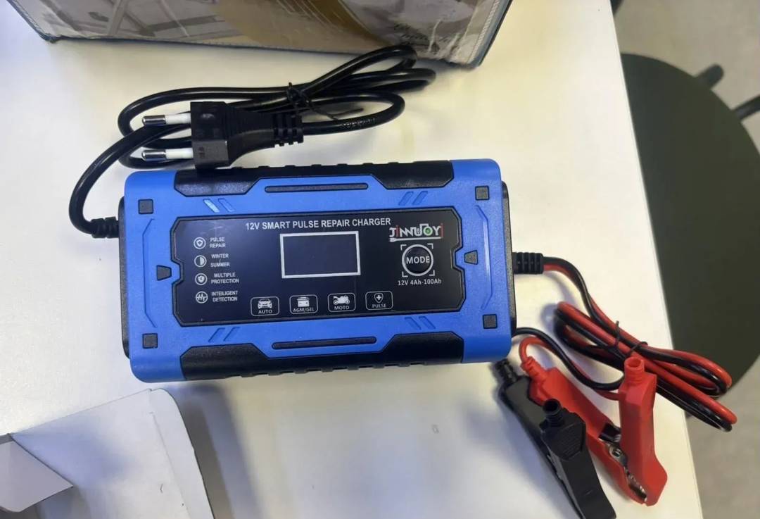 Зарядно устройство за акумулатор 12 V / 6 A с функция pulse repair