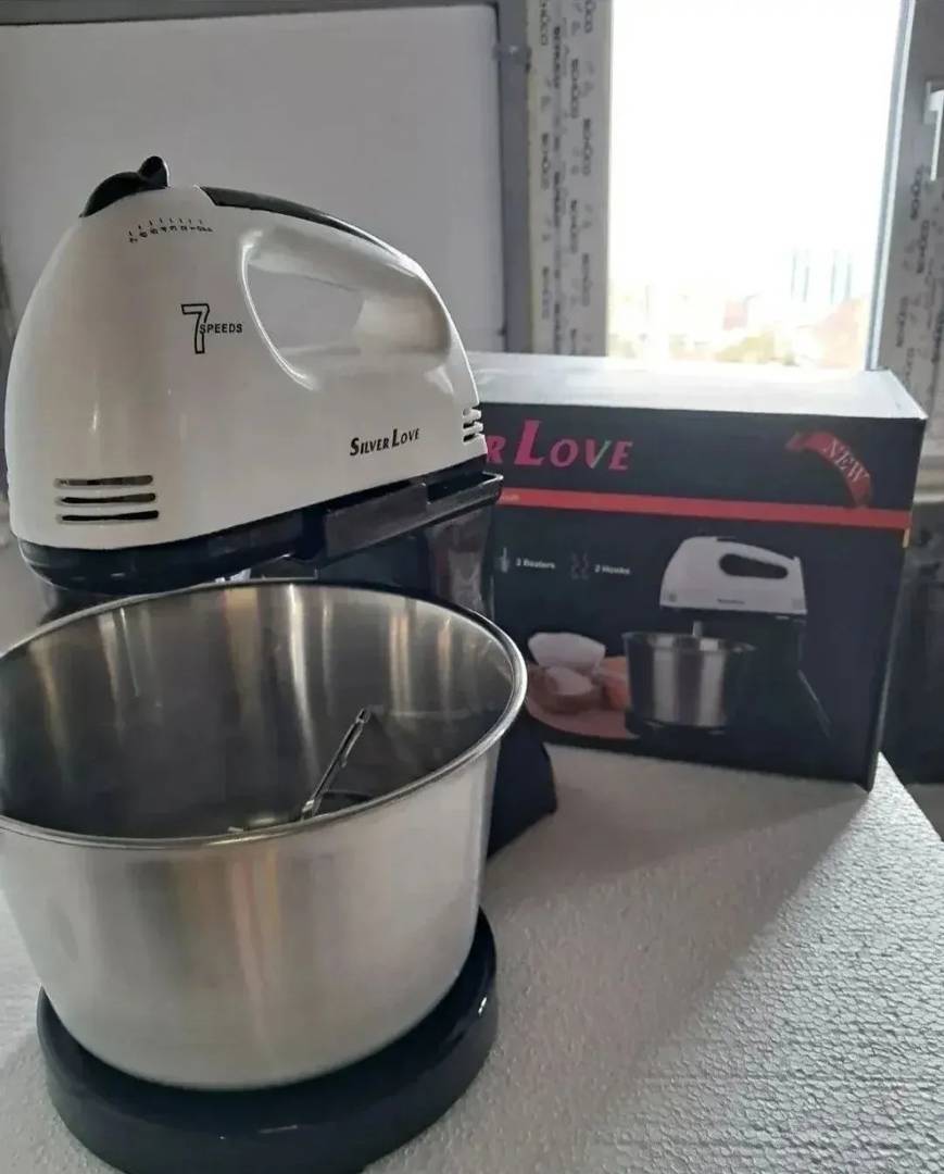 Hand mixer with stainless steel bowl Silver Love MM-133A, 300 W