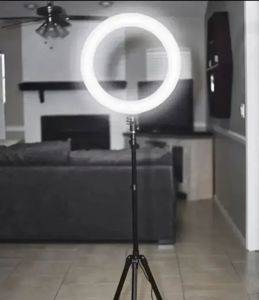 Ringlicht 16 cm mit Stativ bis 210 cm und Handyhalterung — Beograd