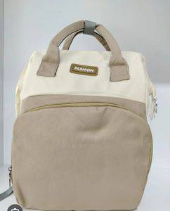 Rucksacktasche für Baby- und Mamasachen am Kinderwagen — Beograd