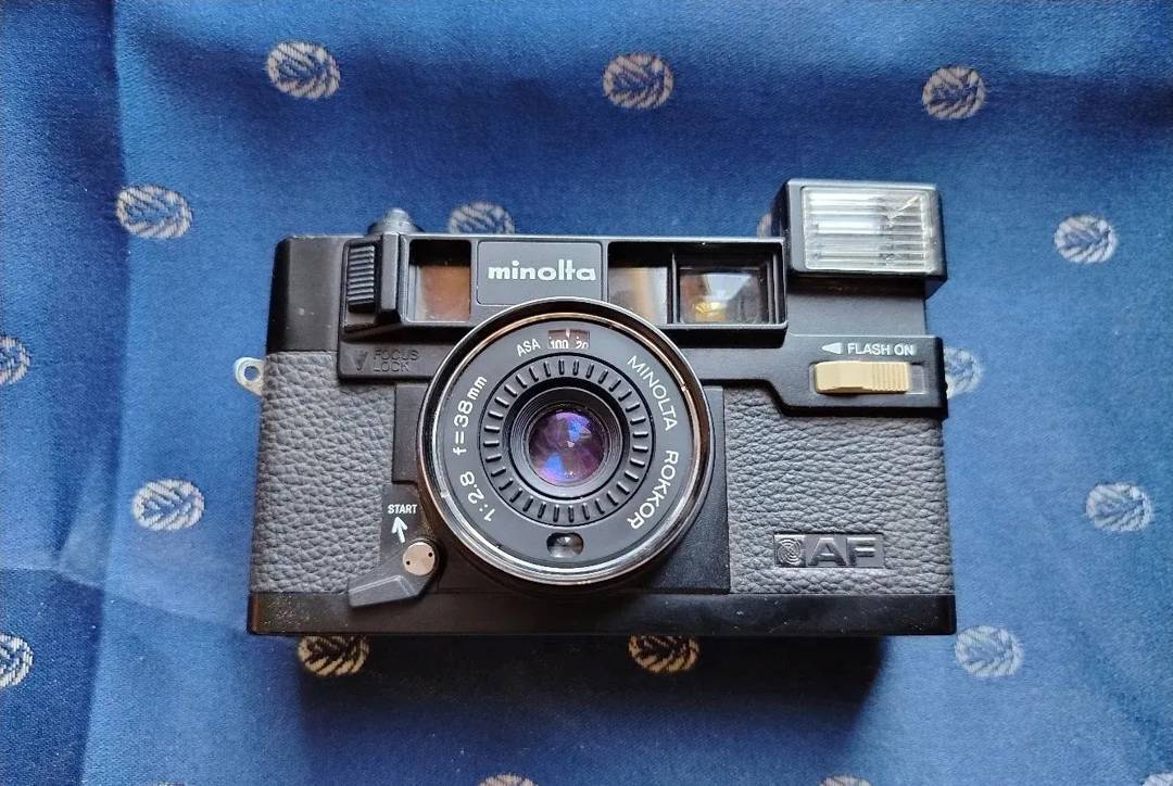 Плівковий фотоапарат Minolta Hi-Matic AF (1979), у ремонт