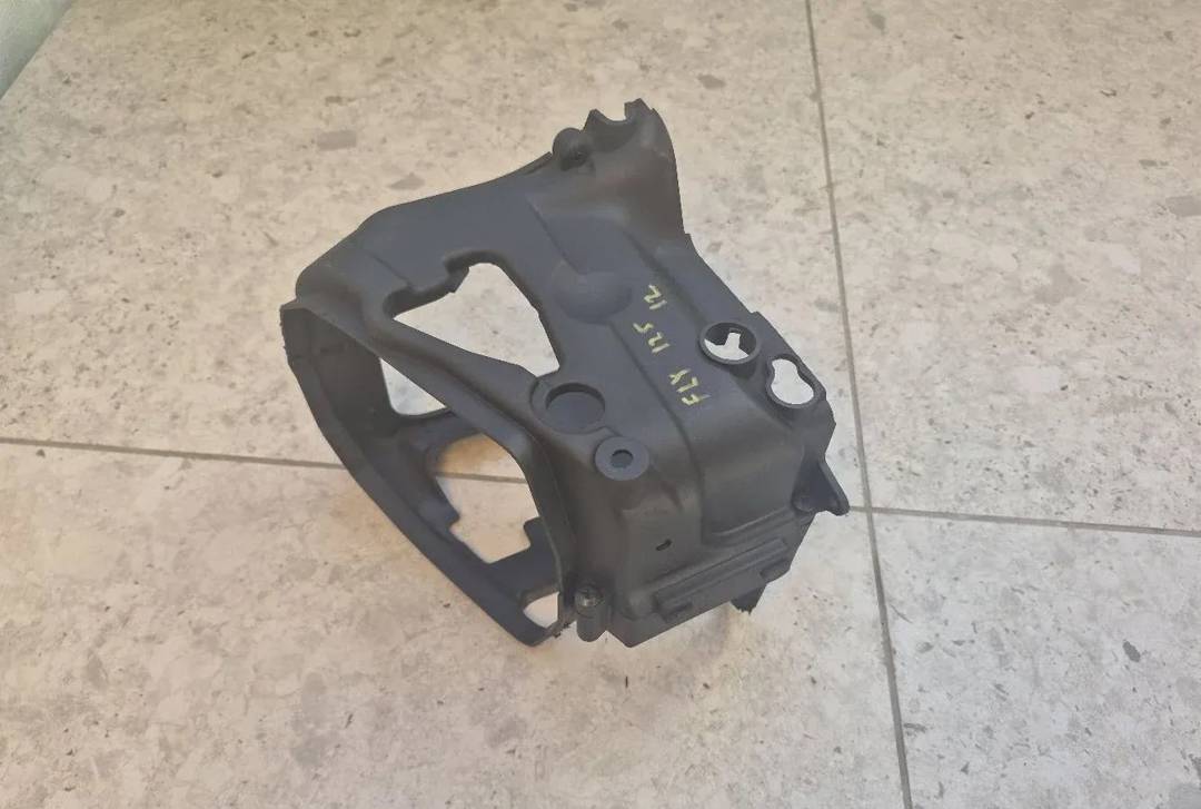 Plastika za Piaggio Fly 125 4T 3V — crna