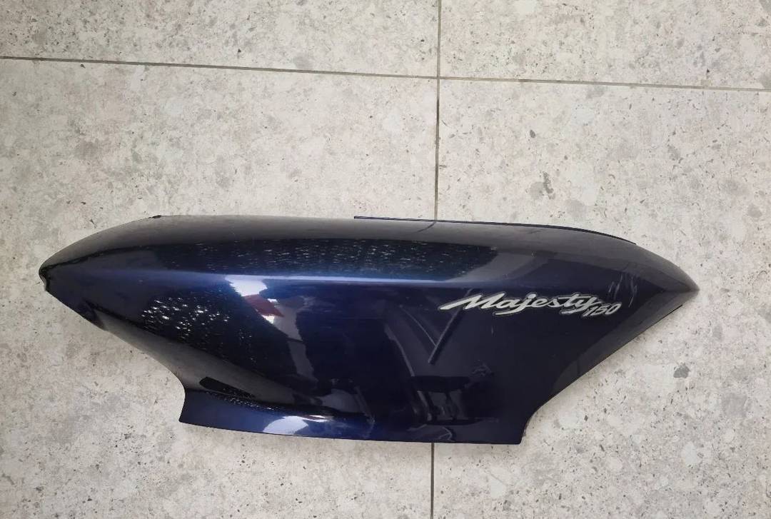 Jobb oldali oldalidom Yamaha Majesty 125/150 robogóhoz — sötétkék