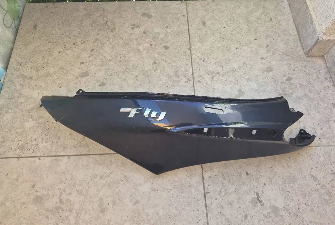 Lijeva bočna plastika za Piaggio Fly 125 4T 3V — tamnoplava