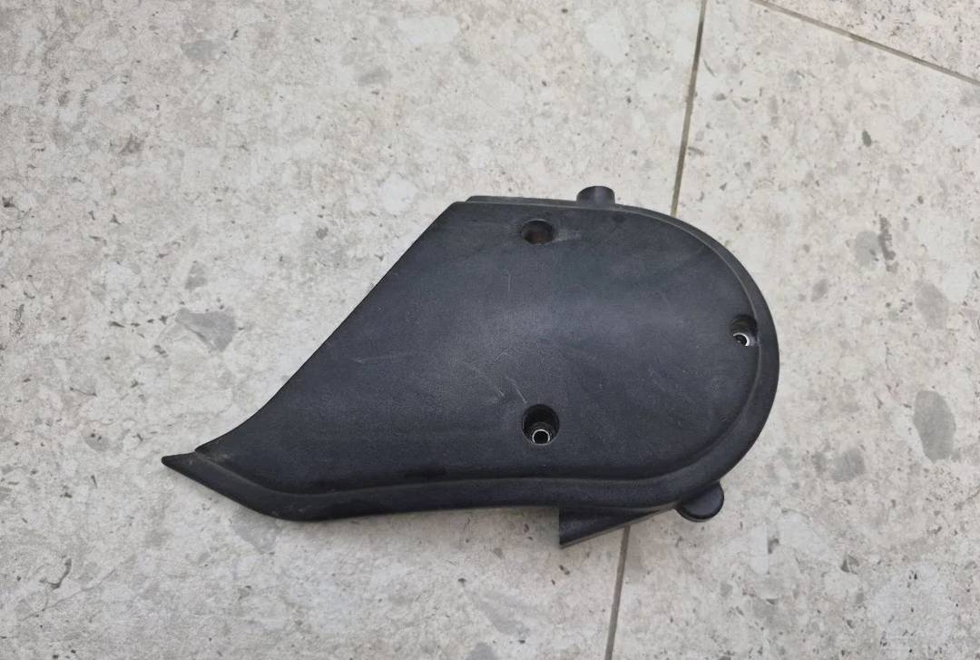 Plastika br. 39 za Yamaha Majesty 125/150 — crna