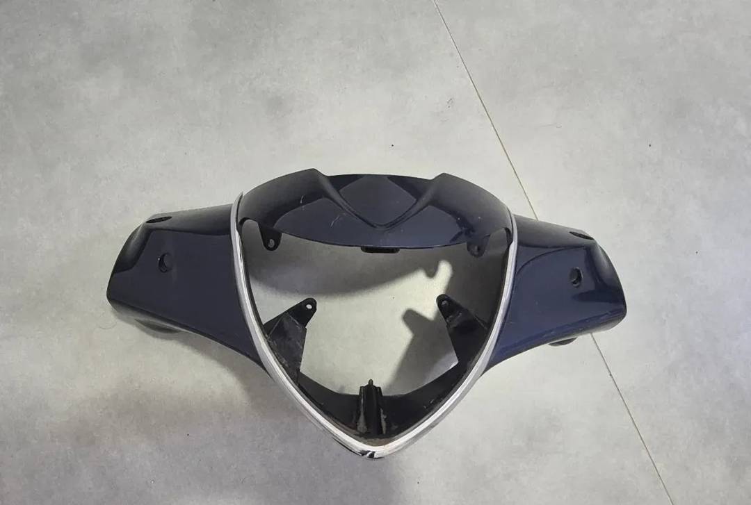 Plastika oko fara za Piaggio Fly 125 4T 3V — tamnoplava