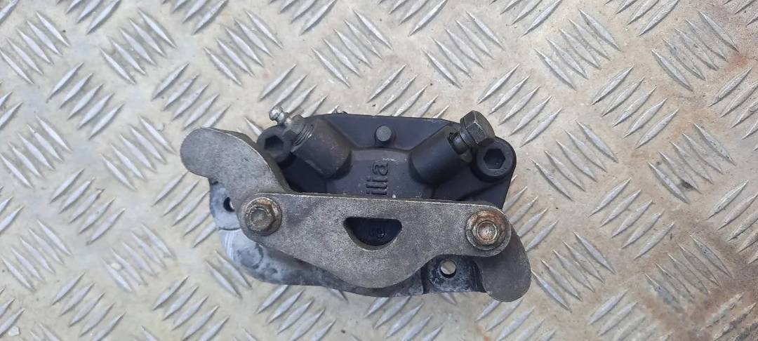 Kočiono sedlo (kliješta) za Aprilia Scarabeo 500
