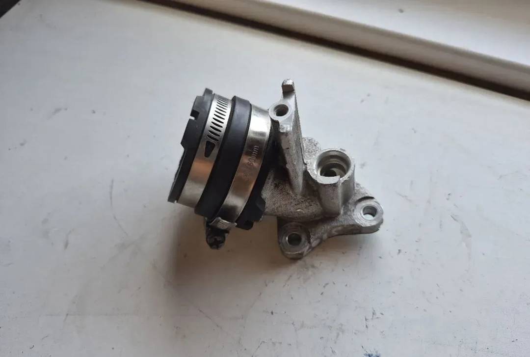 Usisno grlo za Piaggio Fly 125 4T 3V