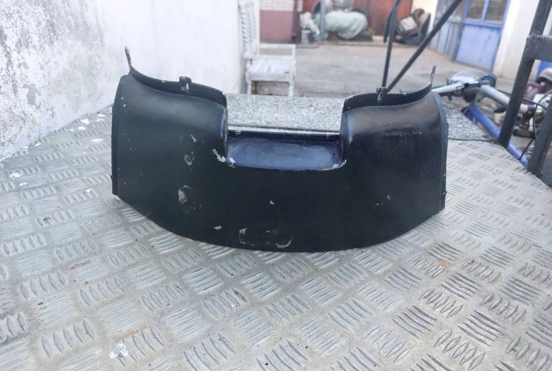 Plastika br. 6 za Aprilia Scarabeo 500 — crna